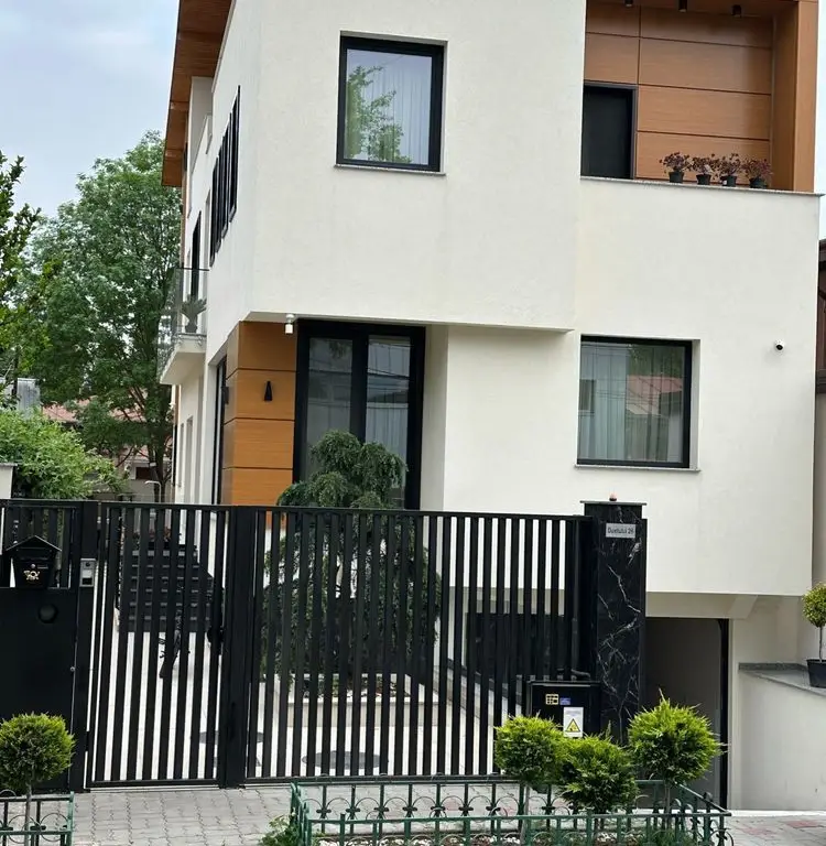 Vila Noua 2023 de Lux Damaroaia Str Duetului nr 26