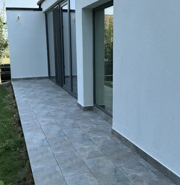 Vand Vila Valea Lupului.1100mp