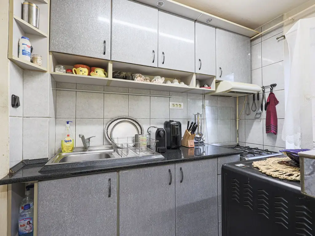 Apartament, la etajul 1, cu balcon spre zona verde, malul Muresului
