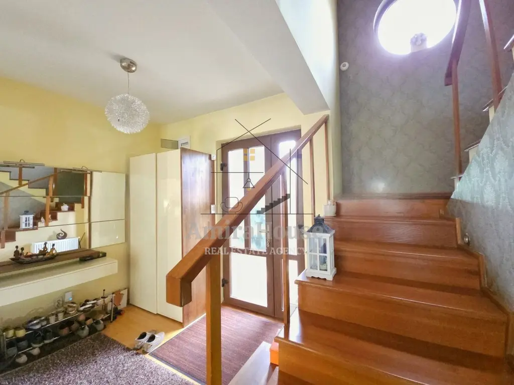 Casa individuala 5 camere, teren 600 mp, finisata, 167 mp utili zona str Oasului