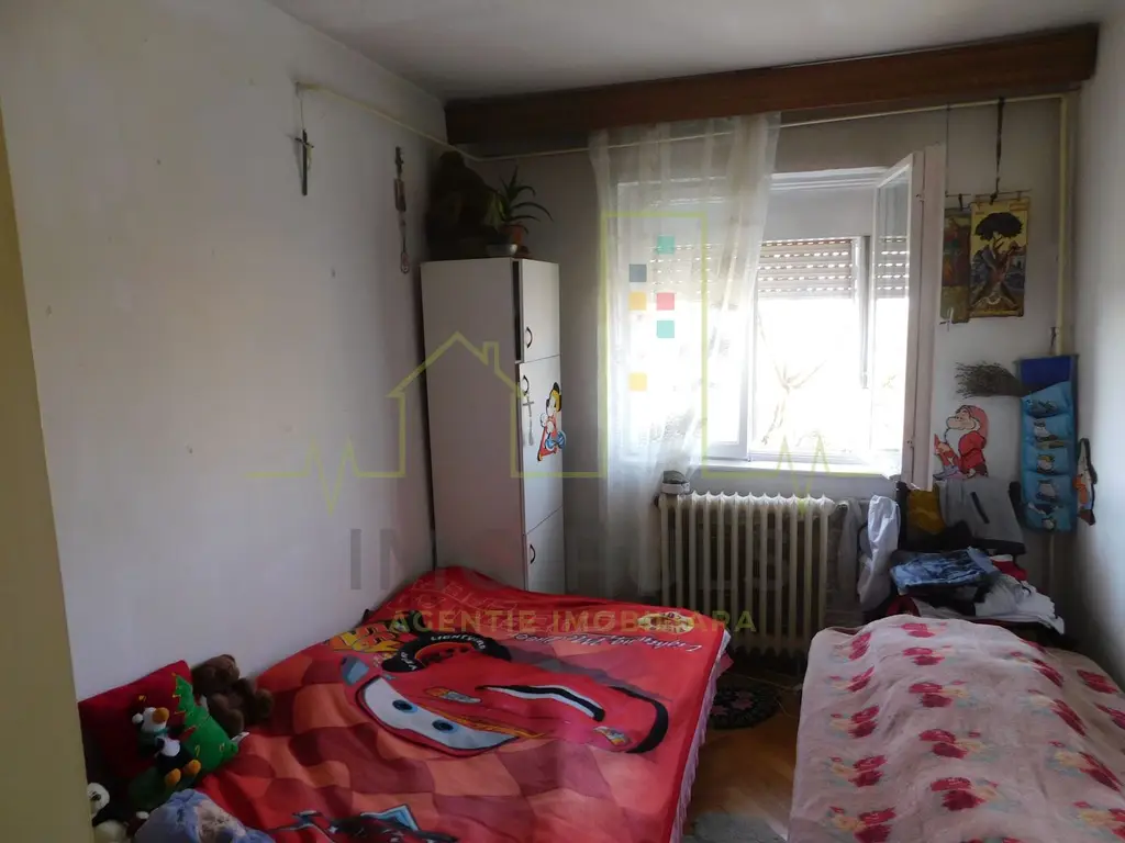 4 camere la pret de 3. Pozitie excelenta.
