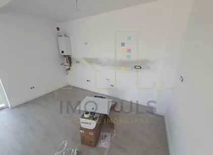 Etaj 1 si Etaj 2. Decomandat. Finisat modern. Clima. Loc de parcare