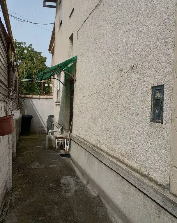 Ag BRASADAS vinde apt 3 camere la casa cu teren Axente Sever