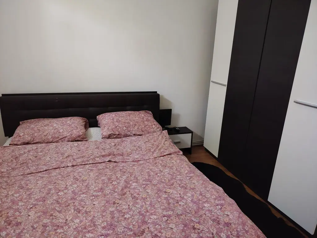 BRASADAS vinde ap 2 cam etaj 3/4 in Carpați 1.