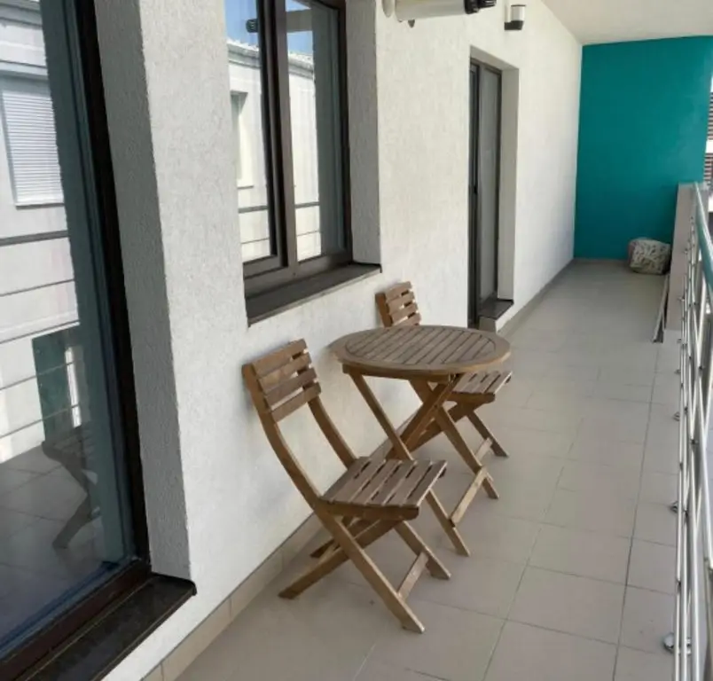 Apartament 2 cam. de vanzare 61mp + terasa 15 mp la 30 m de plaja - Mamaia Nord