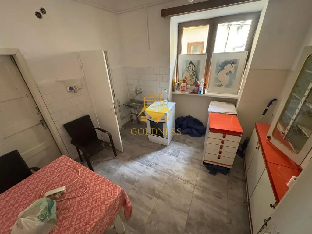 Casa/ Spatiu Birou, Curte 250mp, Parcari, Ultracentral, Avram Iancu