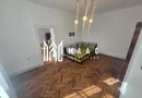 Apartament la casa cu 3 camere si curte Strada Bucegi