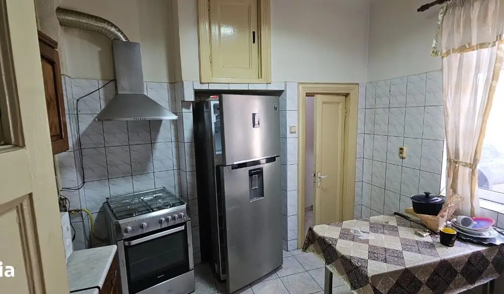 Vila P+1 Piața Muncii , strada Orzari, apartament cu 3 camere la Parer