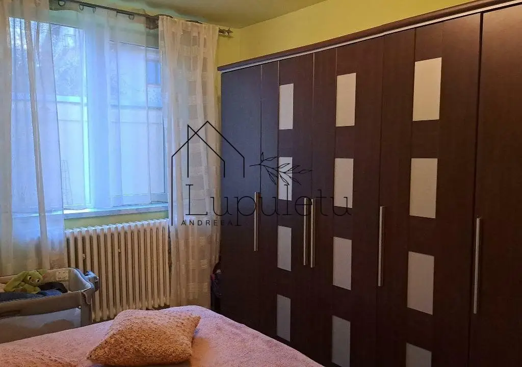 Casă de Vanzare | 200 MPU | Teren 305 MPU | Ultracentral