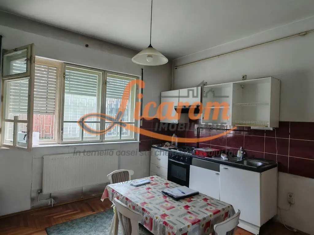 Casa PRETABILA DESTINATIE COMERCIALA,Brasovul Vechi,P+E, 3 cam