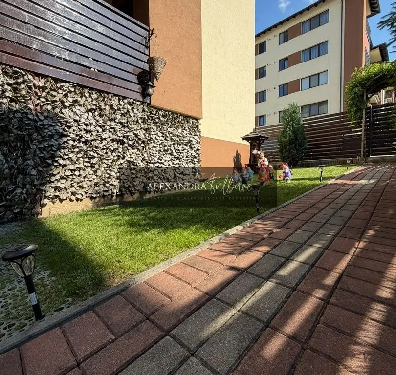 Apartament 3 camere, curte, boxa, parcare, Sub Cetate