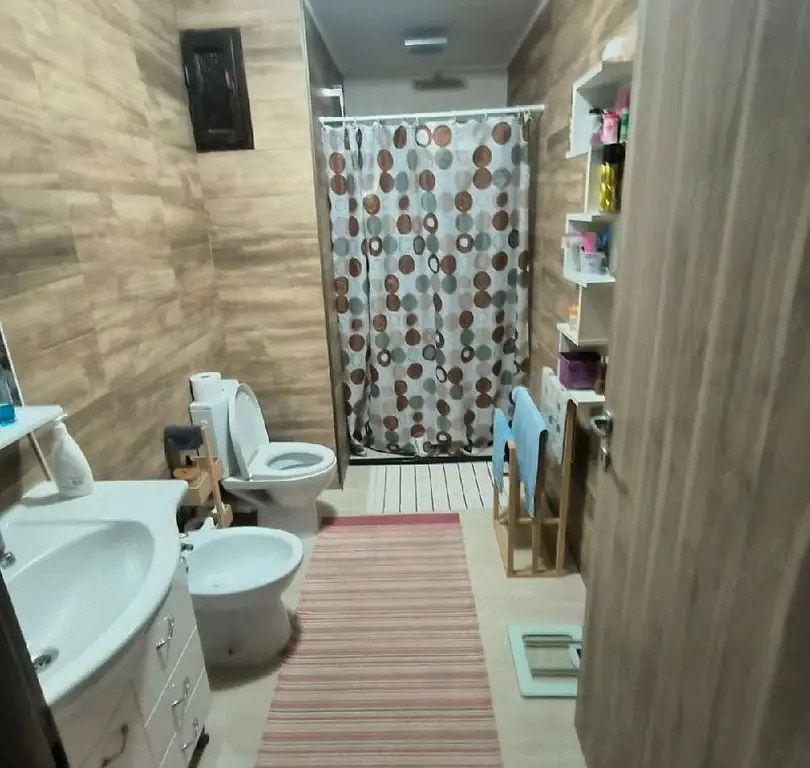BRASADAS vinde apartament CENTRAL cu 4 camere la etajul 2.
