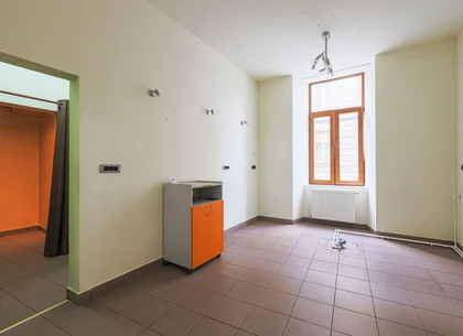 Spațiu comercial strada Episcopiei nr 1, Pregătit pt afacerea ta!