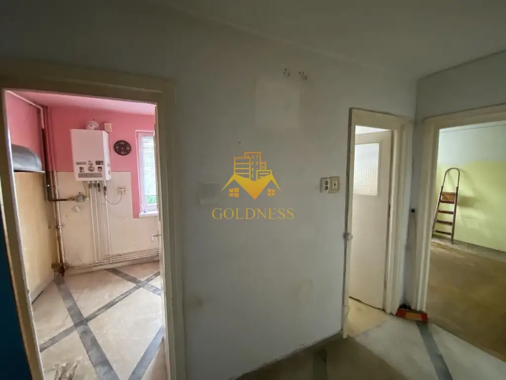 Apartament 2 camere decomandate orientat Sud, et 3/4, P-ta M. Viteazu!
