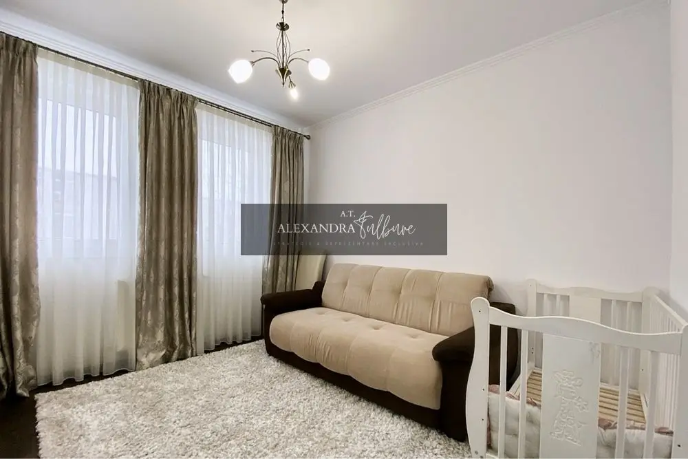 Apartament 3 camere, 2 balcoane, etaj intermediar, parcare.