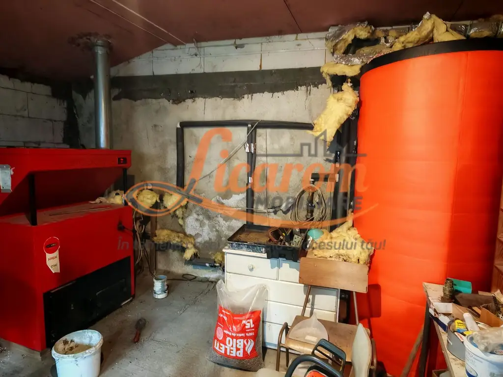 CASA SASEASCA comuna VULCAN,zona foarte buna,teren 3000 mp