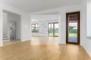ULTIMA UNITATE I VILA de vanzare Saftica Balotesti I centru padure lac