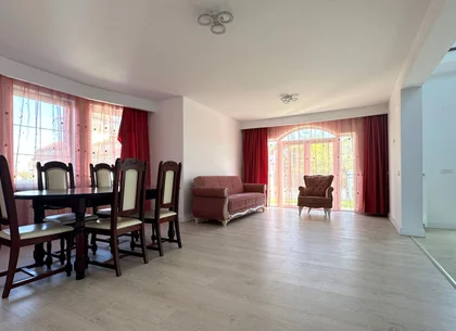 Vânzare casă 5 camere nouă elegantă și spațioasă în Hărman