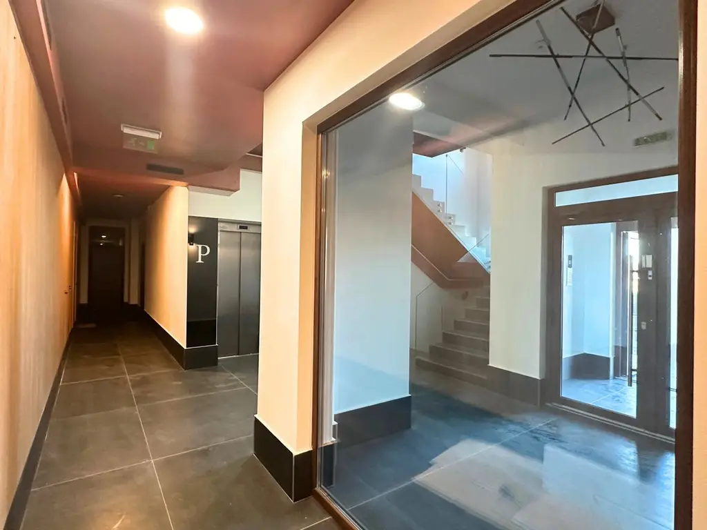 Apartament 2 camere 60 mp cu geam la baie lângă Paradisul Acvatic