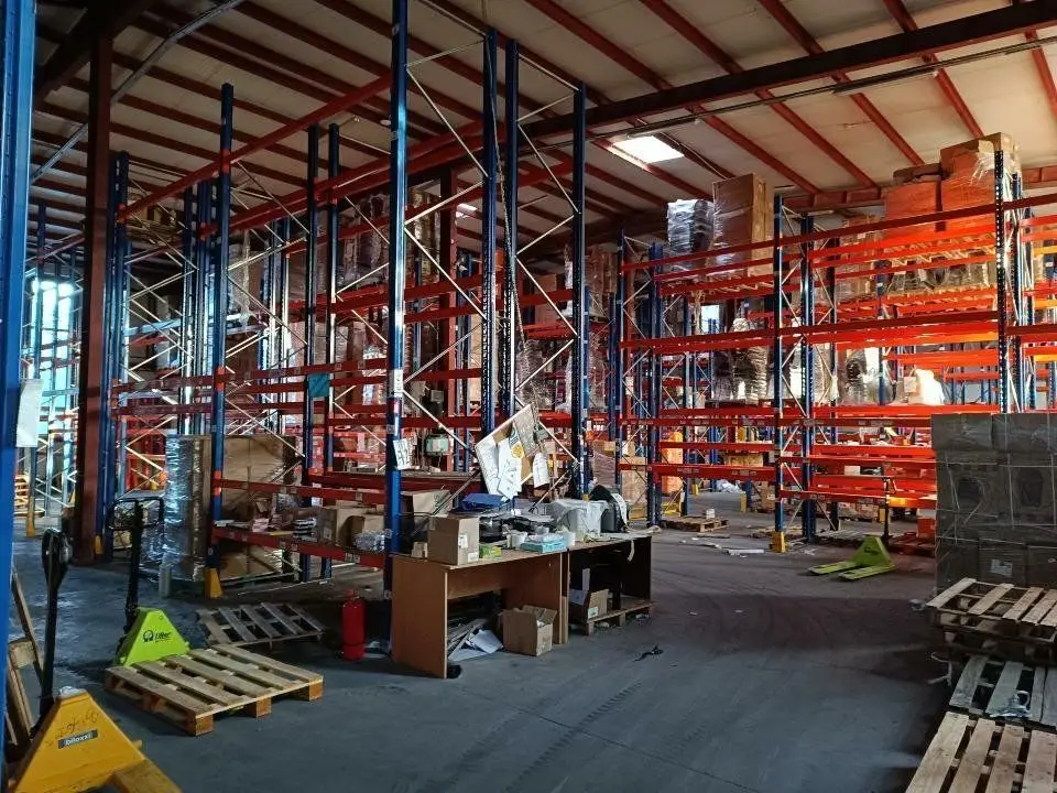 Hală logistică + Spaţii Birouri