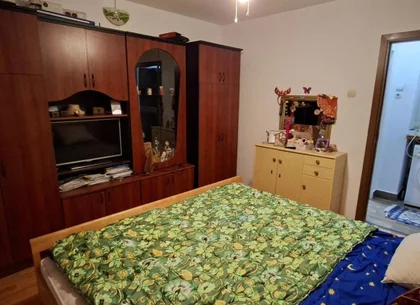 BRASADAS vinde ap 2 cam etaj 2 pe Botizului.
