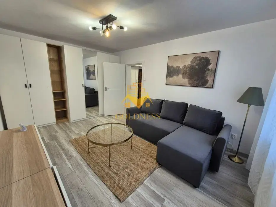 2 camere semidecomandate, Prima Inchiriere, Hotel Royal, Gheorgheni
