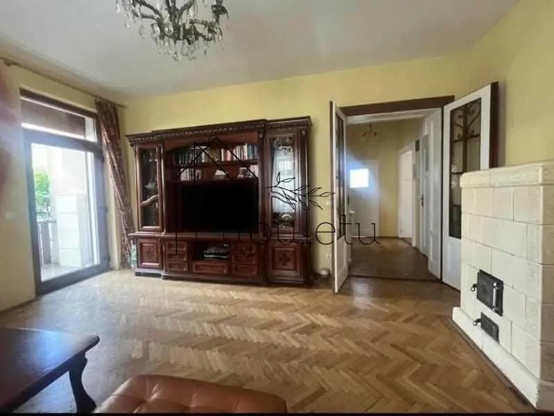 Apartament de Inchiriat | 3 camere | 90 MPU | Zonă ultracentrală