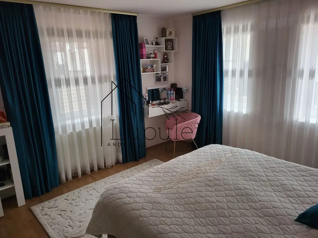 Casă de Vânzare | Piscină Interioară | Spațiu de Relaxare