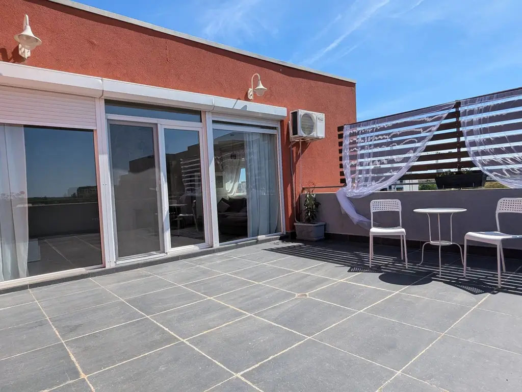 Penthouse, 100 mp utili, 50 mp terase