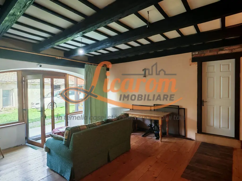 CASA SASEASCA comuna VULCAN,zona foarte buna,teren 3000 mp