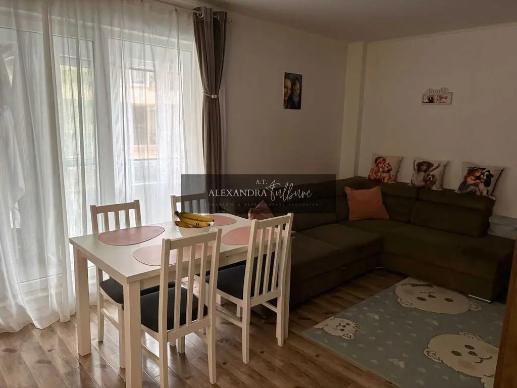 Apartament 3 camere, 2 balcoane, etaj intermediar