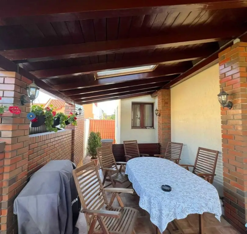 BRASADAS vinde casă tip D+P+M 2004 zona Burdea.