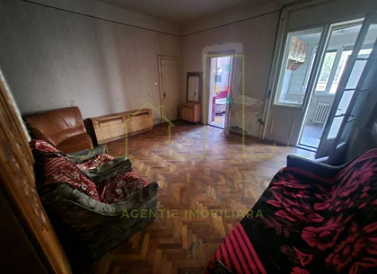 Ultracentral. Parter inalt. Intrare separata. Teren 403 mp in proprietate.