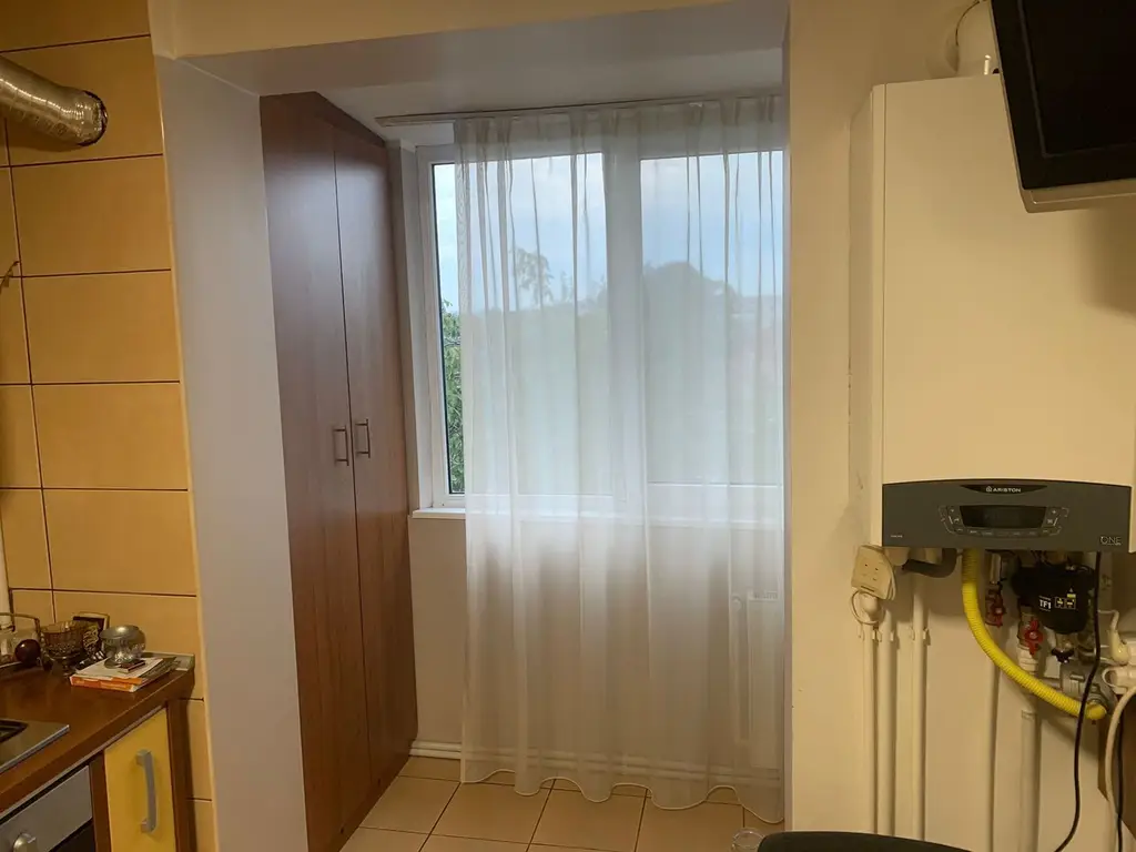 Apartament cu 3 camere, mobilat si utilat - Piata Centrala