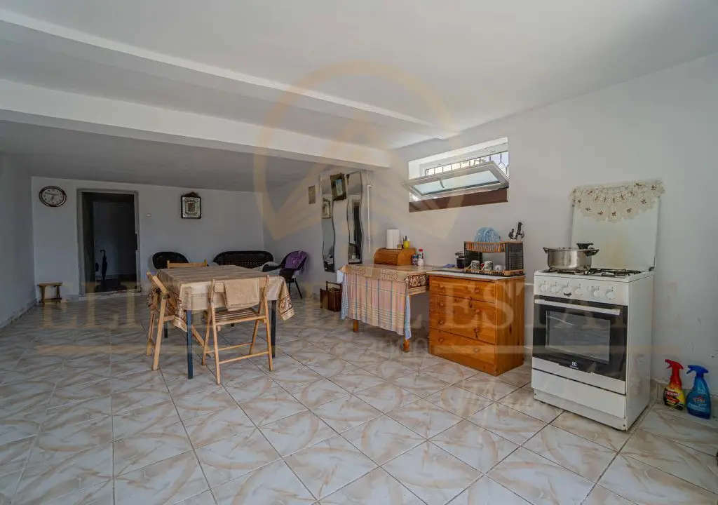 Agigea - Vila D+P+1E+M pe un teren de 772 mp cu o deschidere de 21,46 m.