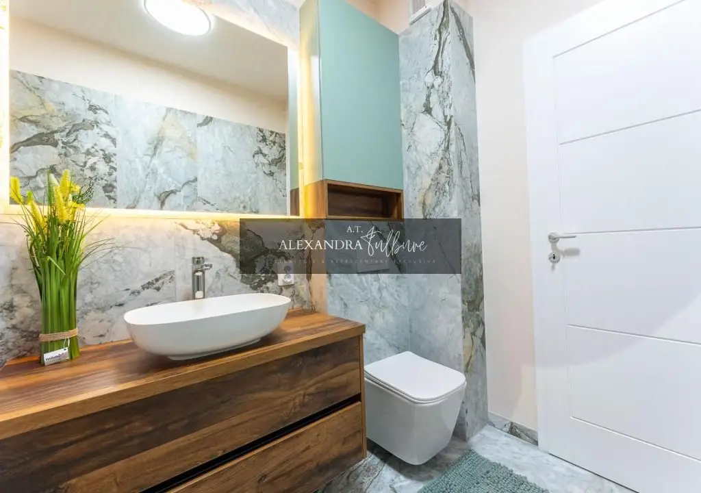 Apartament 2 camere, etaj intermediar, balcon, garaj, Eroilor
