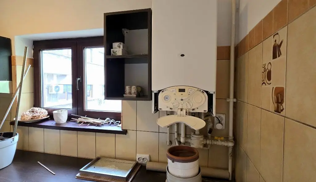 Dacia apartament 4 camere nemobilate de inchiriat