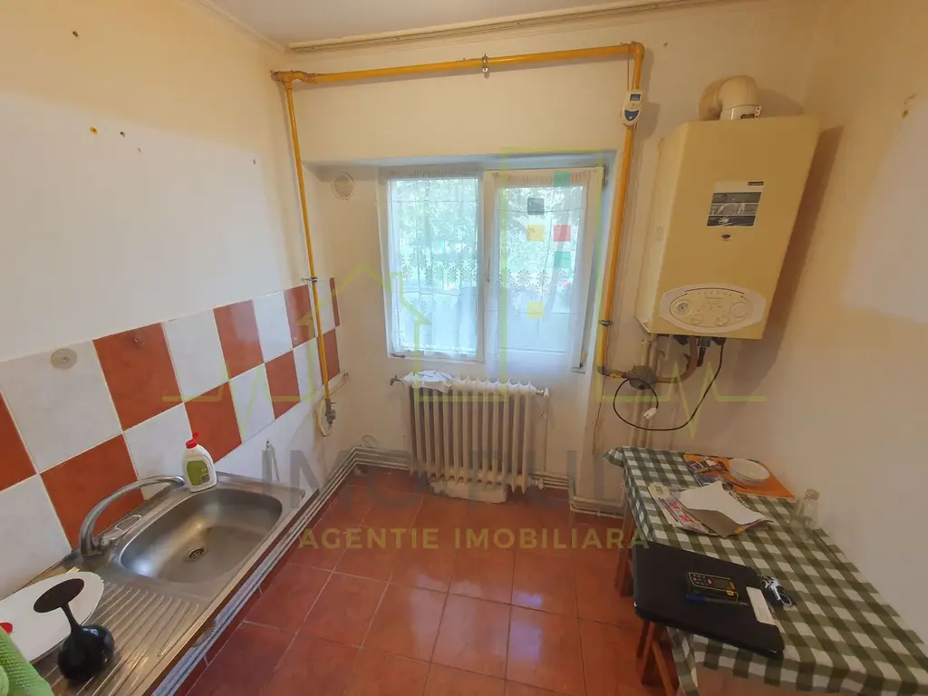 Bucatarie separata. Centrala proprie. Bloc izolat.
