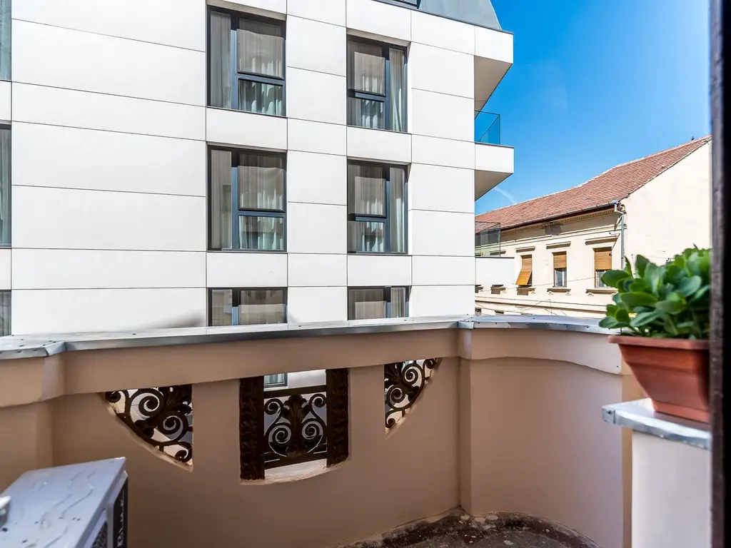 Apartament cu 2 camere în Palatul Bohuș - 0% COMISION