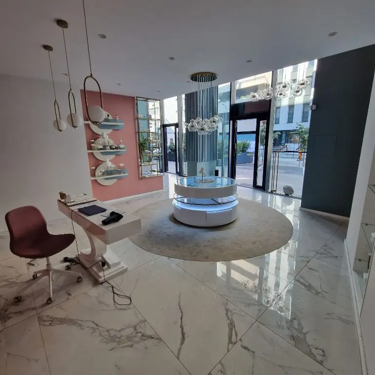 Spațiu Comercial 113mp,Chiriaș 2900€/lună,7 min de Victoriei,Proprieta