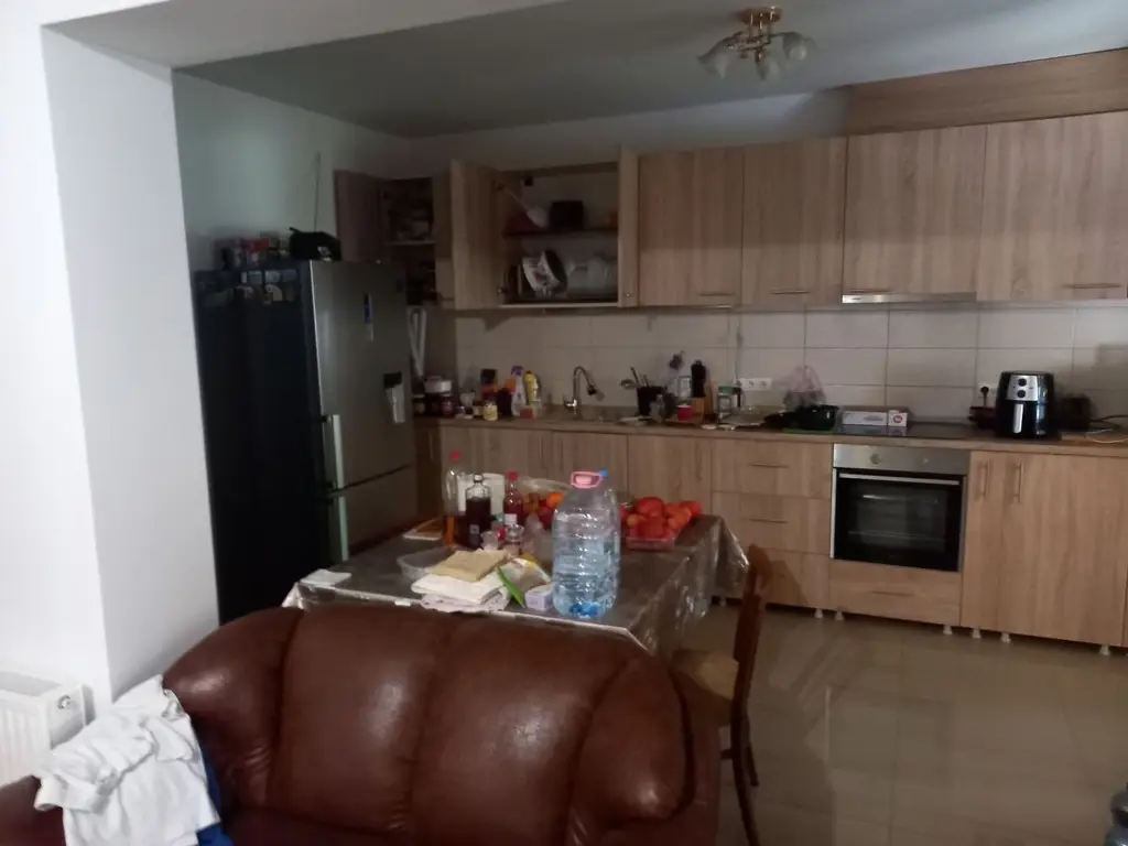 BRASADAS vinde casa in zona TITULESCU cu 5 camere si teren 350mp