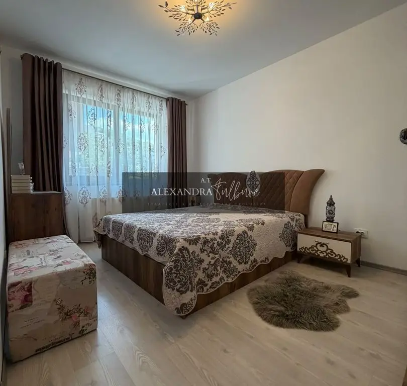 Apartament 3 camere, curte, boxa, parcare, Sub Cetate