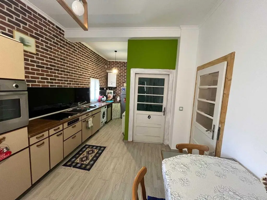 BRASADAS vinde ap 2 cam renovat - Cartierul Funcționarilor.