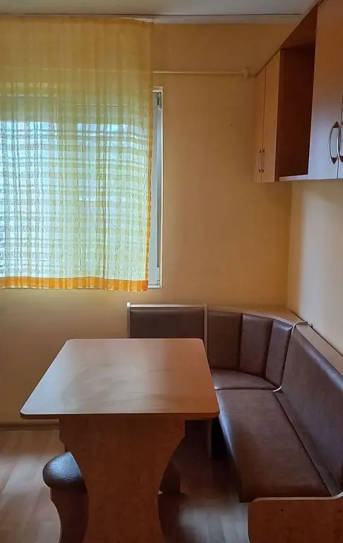 BRASADAS vinde ap 1 cam etaj 3/4 Soarelui.