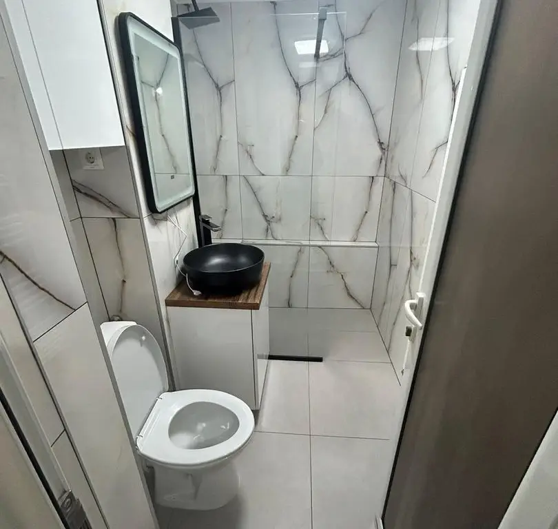 ageuropa.ro vinde apt. 4 cam. 78mp la etajul 2 în Micro 16.