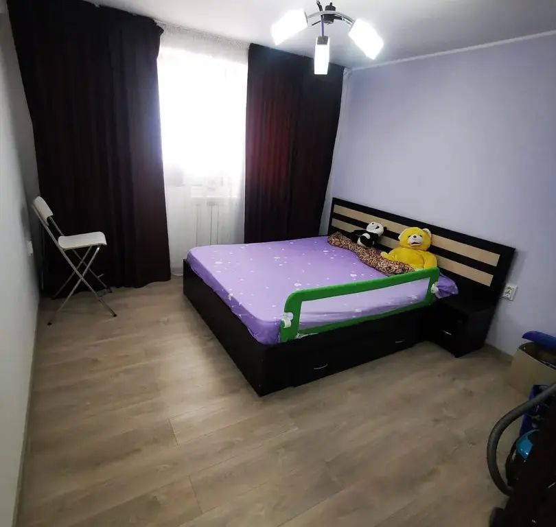 De vanzare apartament 3 camere, micro 39, 76.000 euro negociabil