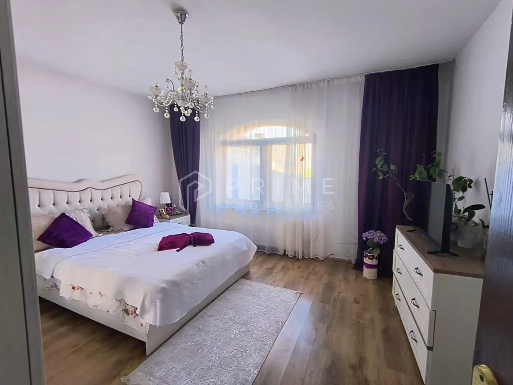 Casa perfectă pentru familie – curte, foișor cu grătar și garaj triplu