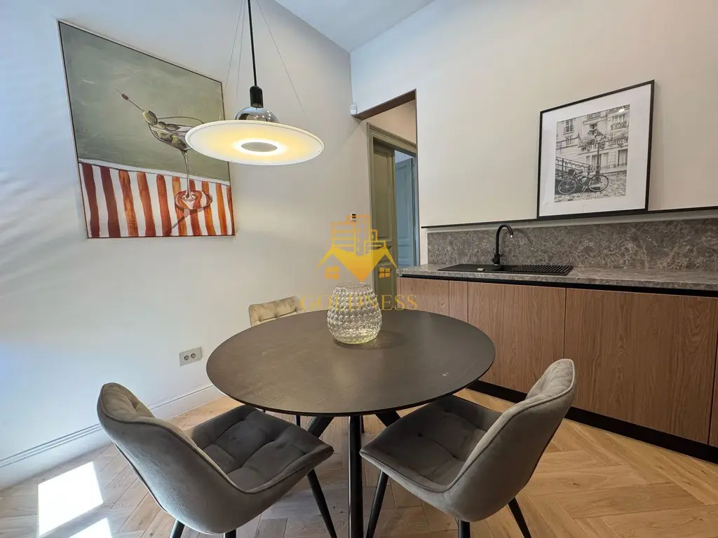 2 camere, Lux, Ultracentral, Parcare, Prima Inchiriere, Piata Unirii