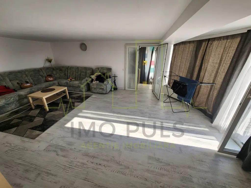 3 Camere. 2 Bai. Apartament pe 2 nivele. Pretabil investitie.