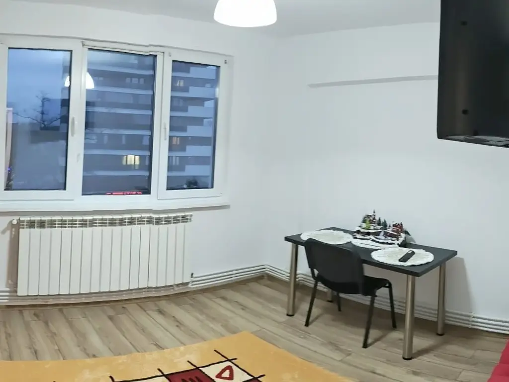 Apartament de închiriat cu 3 camere - cartier Tiglina 2